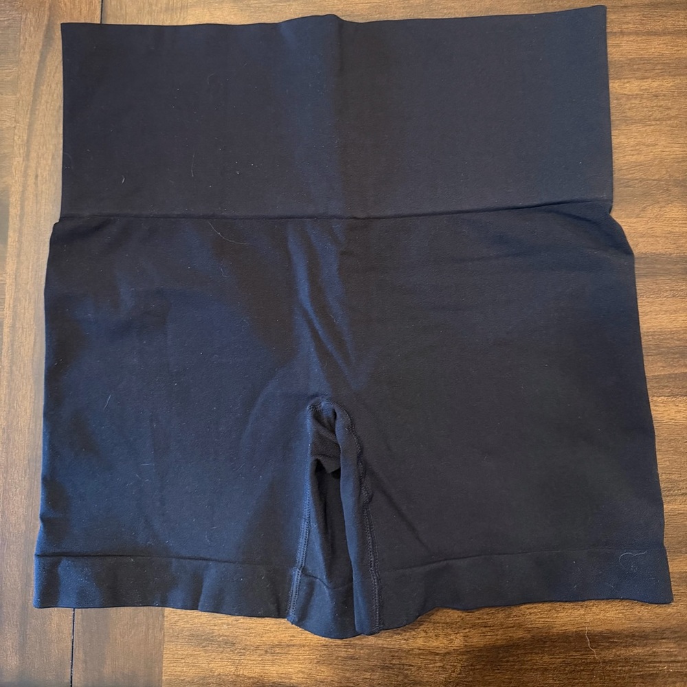 SPANX Shaping Shorts - Picture 2 of 3